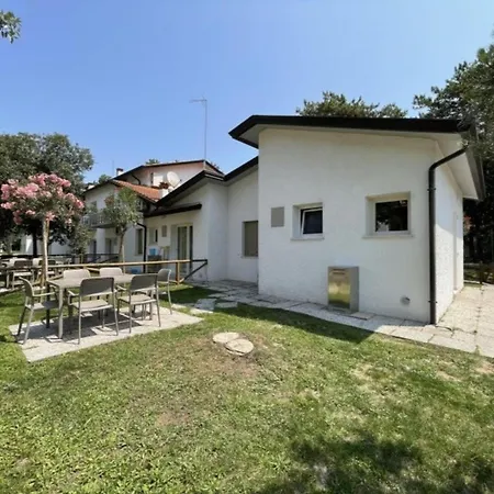 Villa Cozy With Private Garden Close To The Sea - By Beahost *